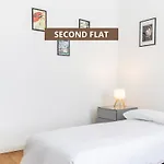 Duomo 7 Min - Two Independent Flats With Parking Daire