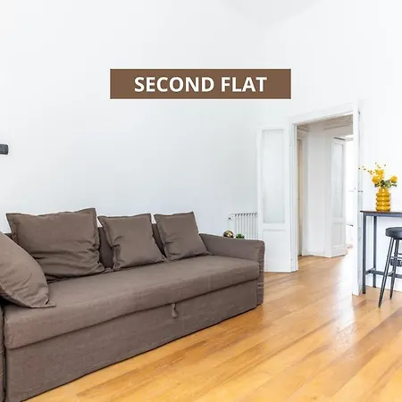 Duomo 7 Min - Two Independent Flats With Parking Apartament *