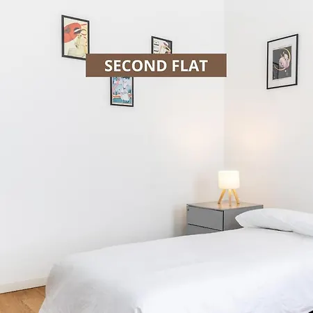 Duomo 7 Min - Two Independent Flats With Parking Apartament